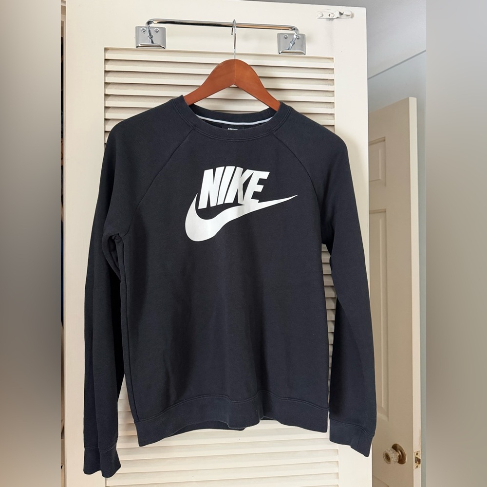 Women’s Nike Logo Sweatshirt